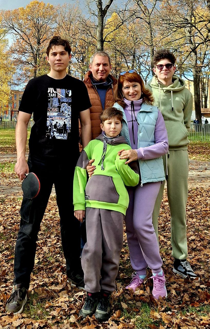 Семья Резниченко — все пятеро